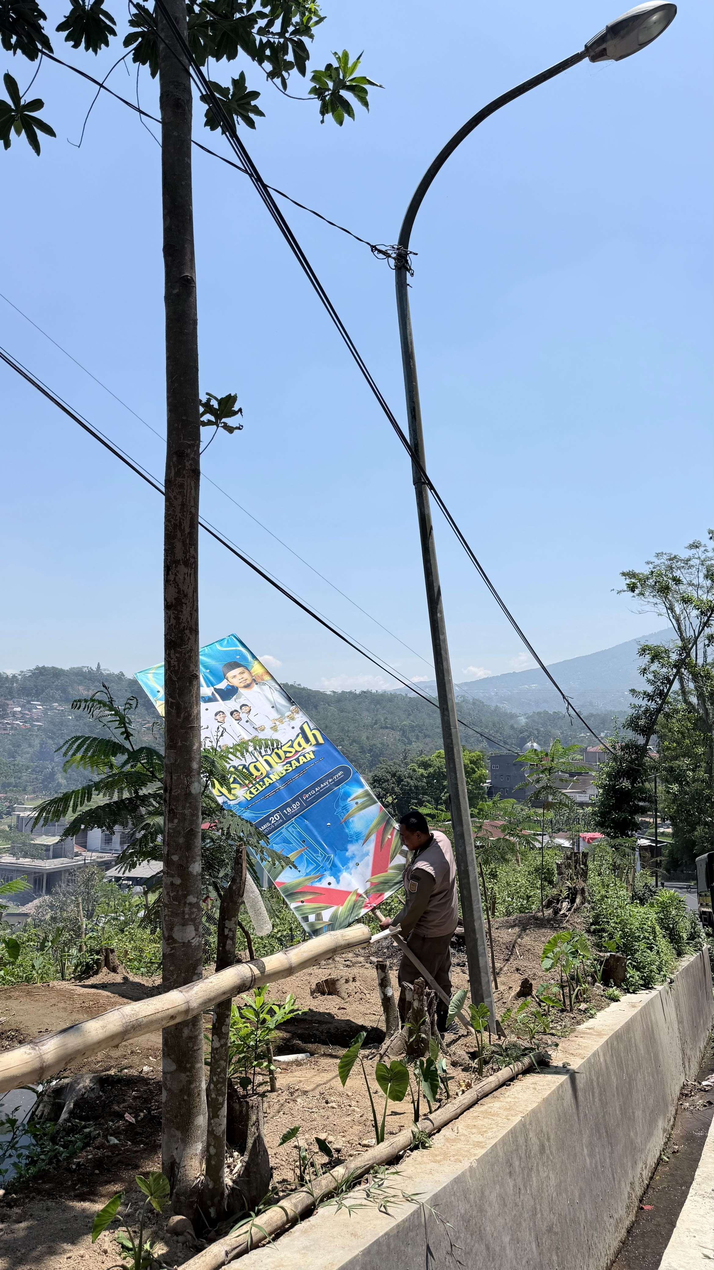 Foto TL Satuan Polisi Pamong Praja